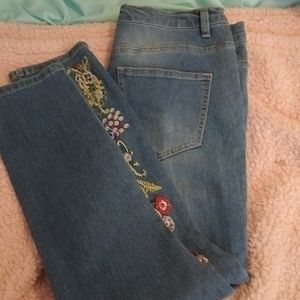 Jeans with embroidery